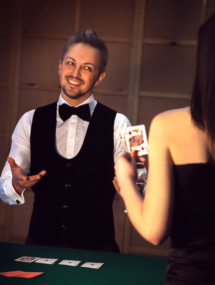 2morebet ফিনিক্স রাইজেস গেমের আগুনের পাখির দৃশ্য